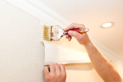 Pose de papier peint à Saint-Marcan — revêtements muraux et toiles de verre